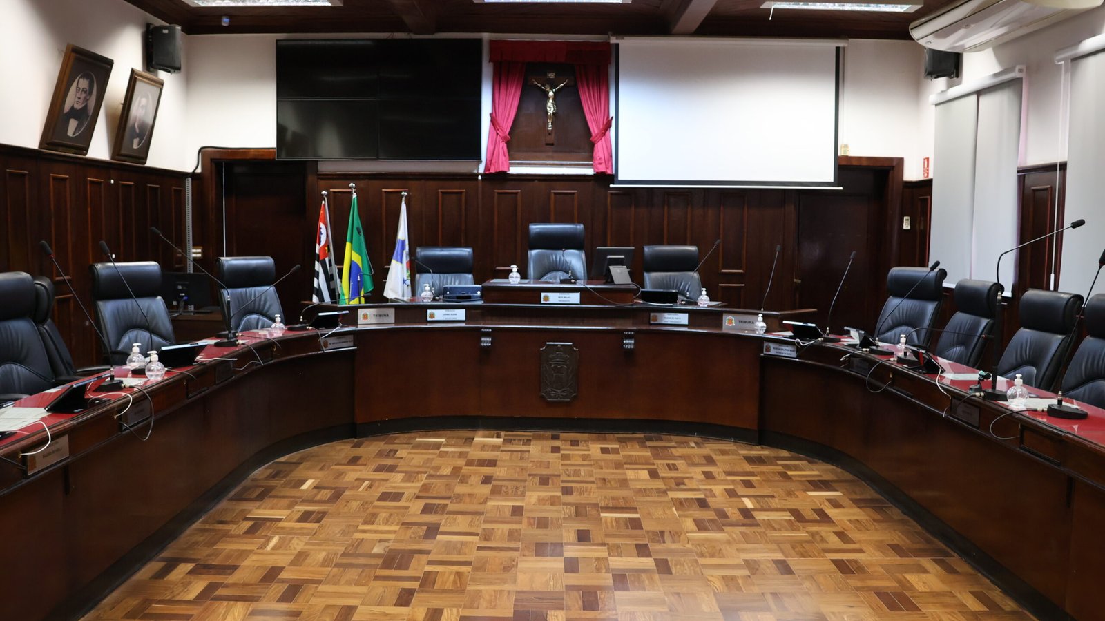 Vereadores elegem Mesa Diretora e Comissões Permanentes para 2026