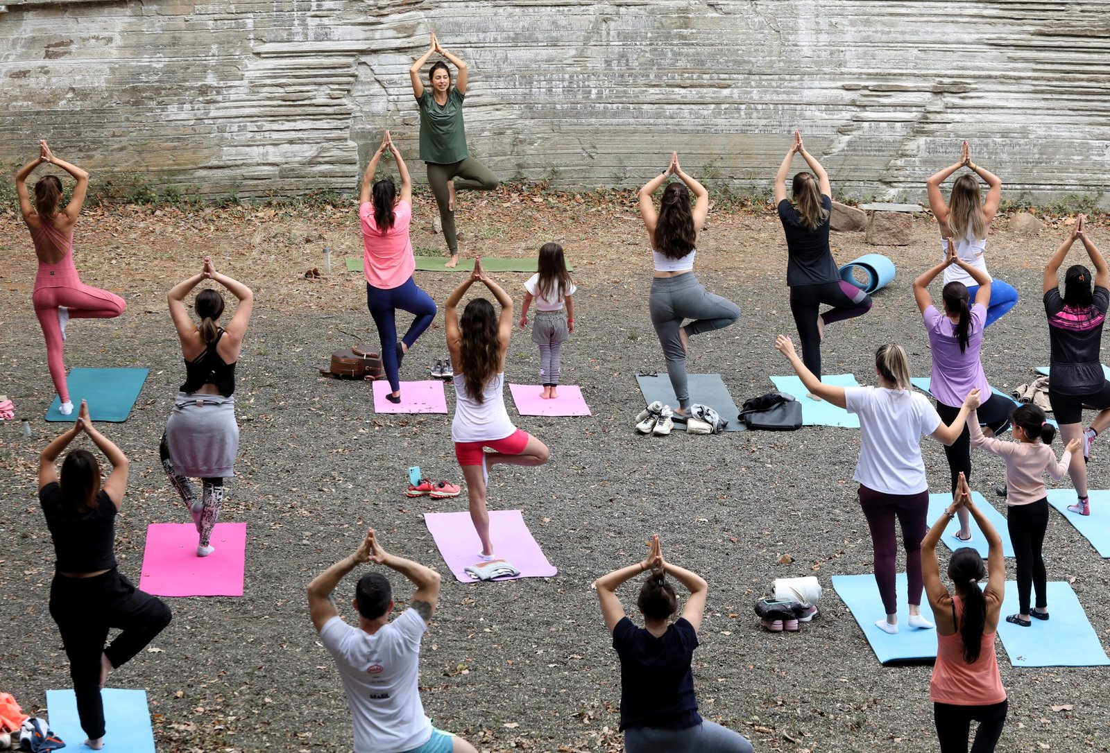 Último Yoga Livre do ano está marcado para domingo no Parque do Varvito