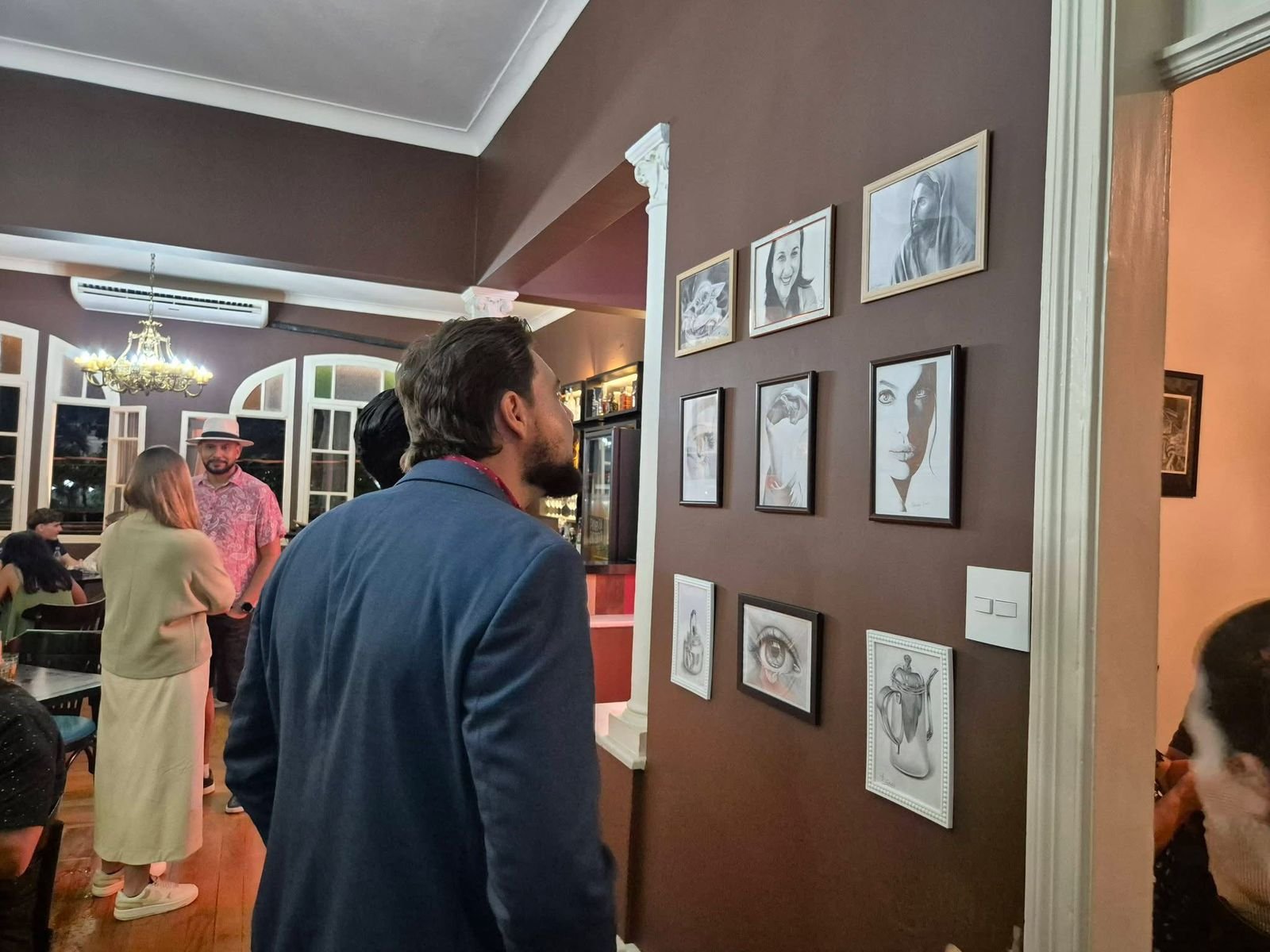 Exposição “Pupilos” apresenta desenhos de alunos de Luciano Luz em Itu